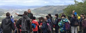 scouts contemplan vistas de Ourense